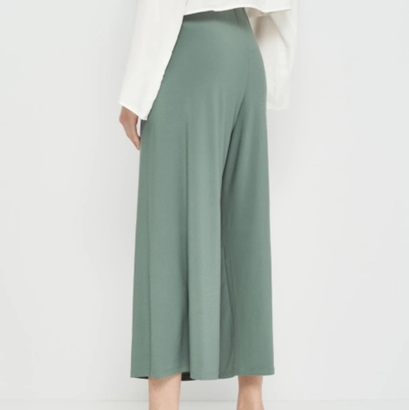 Zara Pants - Zara Wide leg flowy pants.